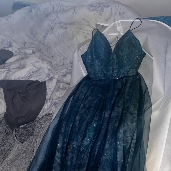 Monsini prom dress - Picture 6 of 6